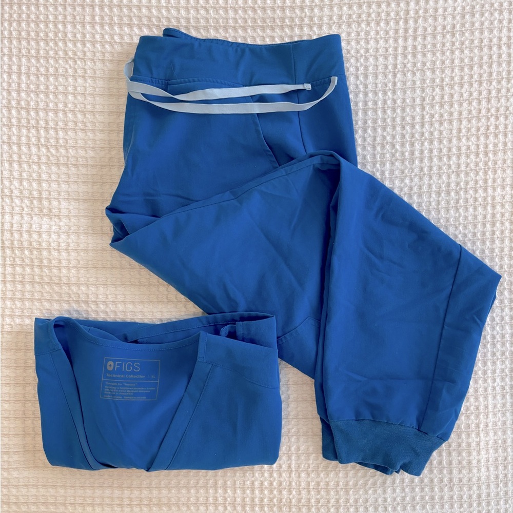FIGS Royal Blue Set